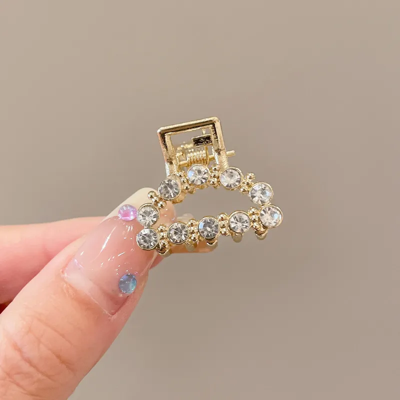 Toddler / Kid's Delicate Rhinestone Pearl Small Hair Clip
Toddler / Kid's Delicate Rhinestone Pearl Small Hair Clip