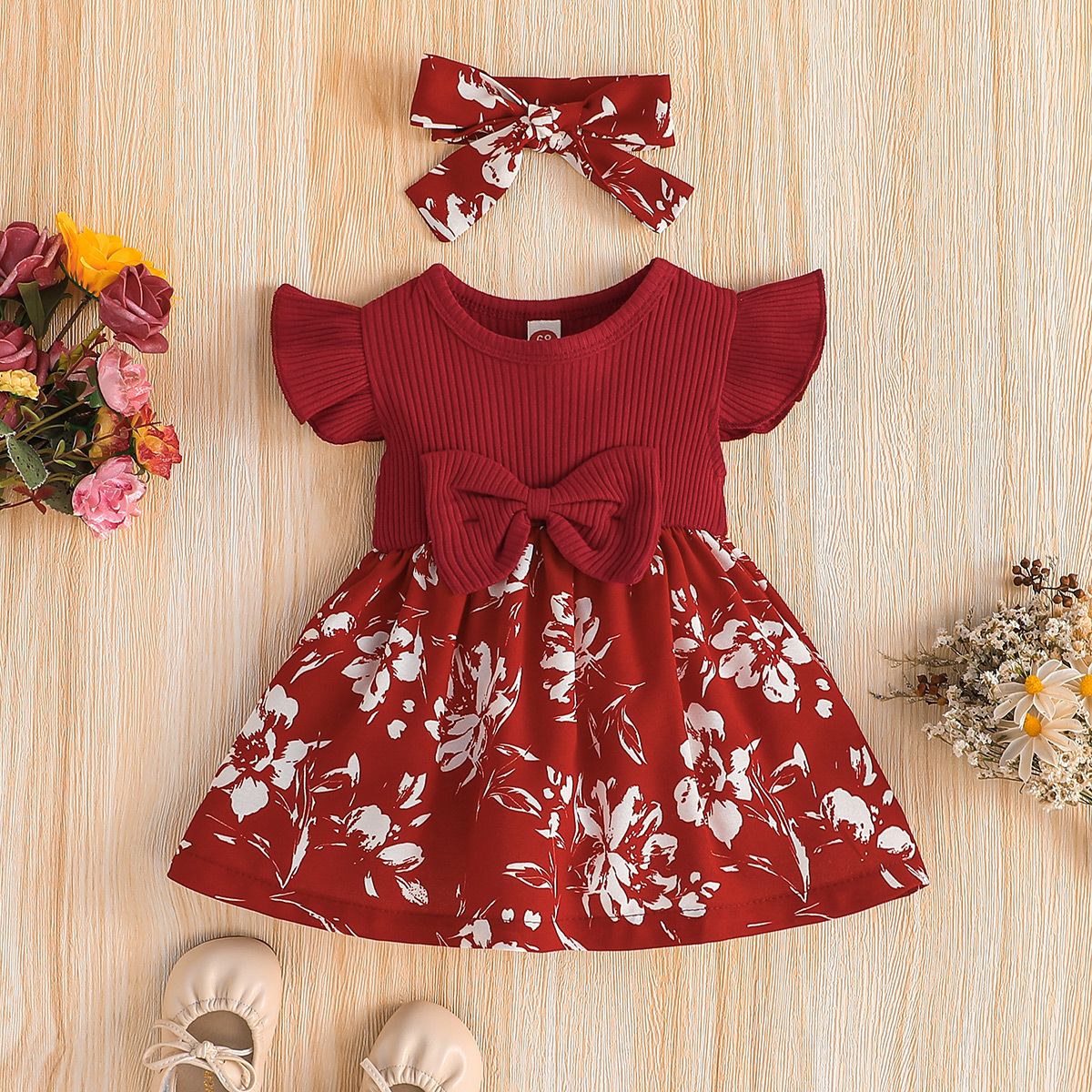 

2pcs Baby Girl Cotton Ribbed Bow Decor Flutter-sleeve Spliced Floral Print Dress & Headband Set