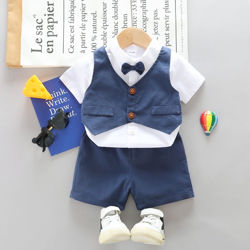 2pcs Baby Boy 100% Cotton Gentleman Bow Tie Decor Short-sleeve Faux-two Top & Shorts Set
2pcs Baby Boy 100% Cotton Gentleman Bow Tie Decor Short-sleeve Faux-two Top & Shorts Set