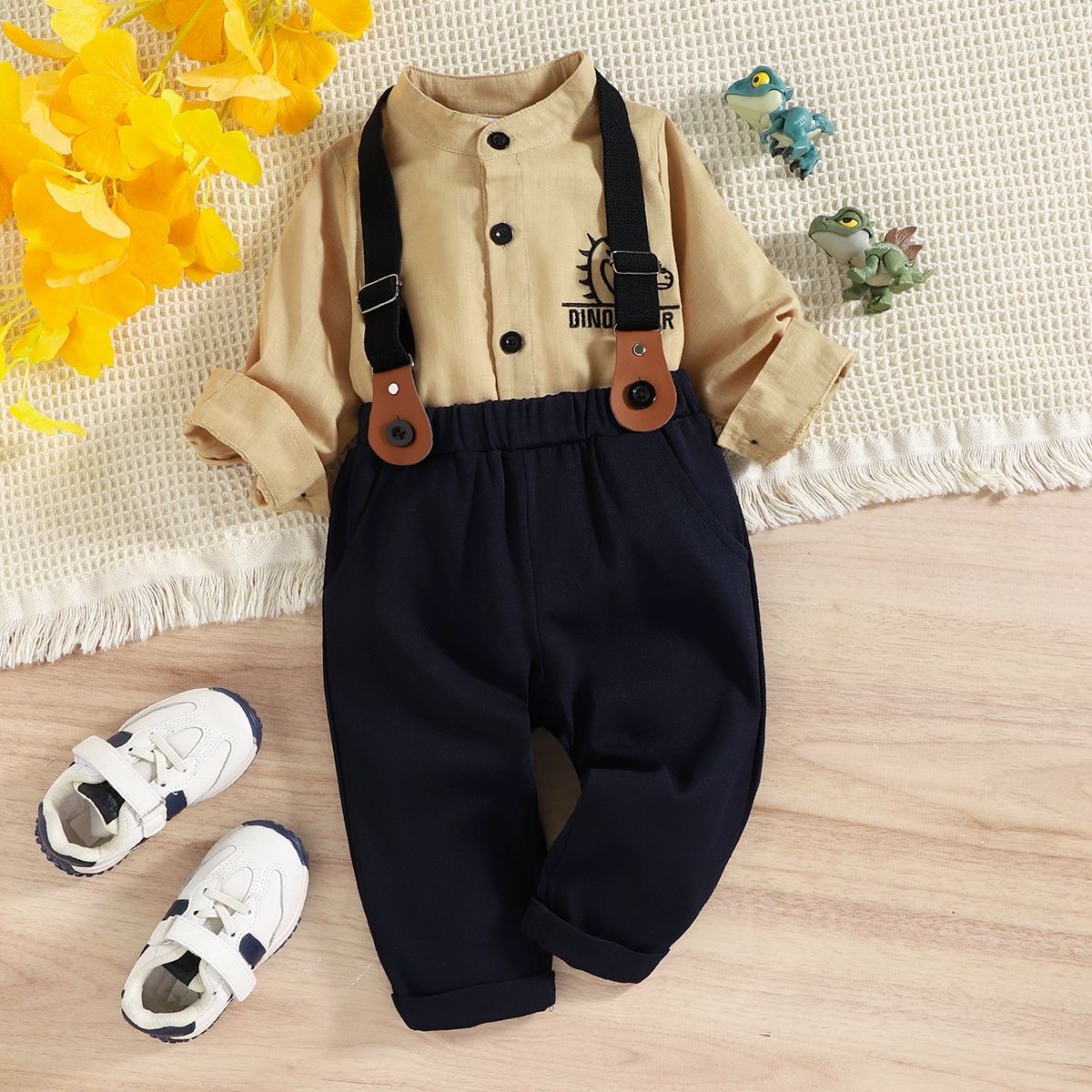 2pcs Baby Boy Dinosaur & Letter Embroidered Long-sleeve Button Shirt and Suspender Pants Set
2pcs Baby Boy Dinosaur & Letter Embroidered Long-sleeve Button Shirt and Suspender Pants Set