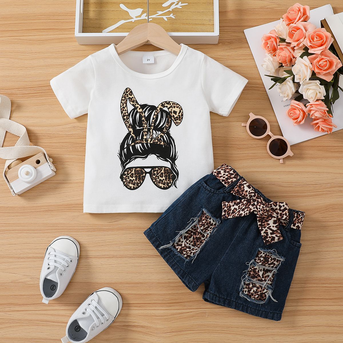 

2pcs Toddler Girl Trendy 100% Cotton Leopard Ripped Belted Denim Shorts and Figure Print Tee Set