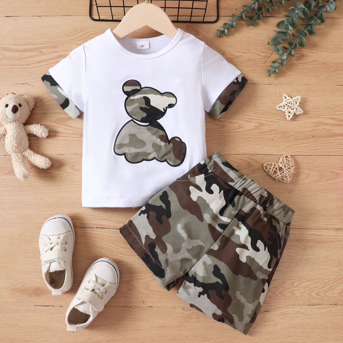 2pcs Toddler Boy Camouflage Bear Embroidered Short-sleeve Top and 100% Cotton Camouflage Shorts Set
2pcs Toddler Boy Camouflage Bear Embroidered Short-sleeve Top and 100% Cotton Camouflage Shorts Set