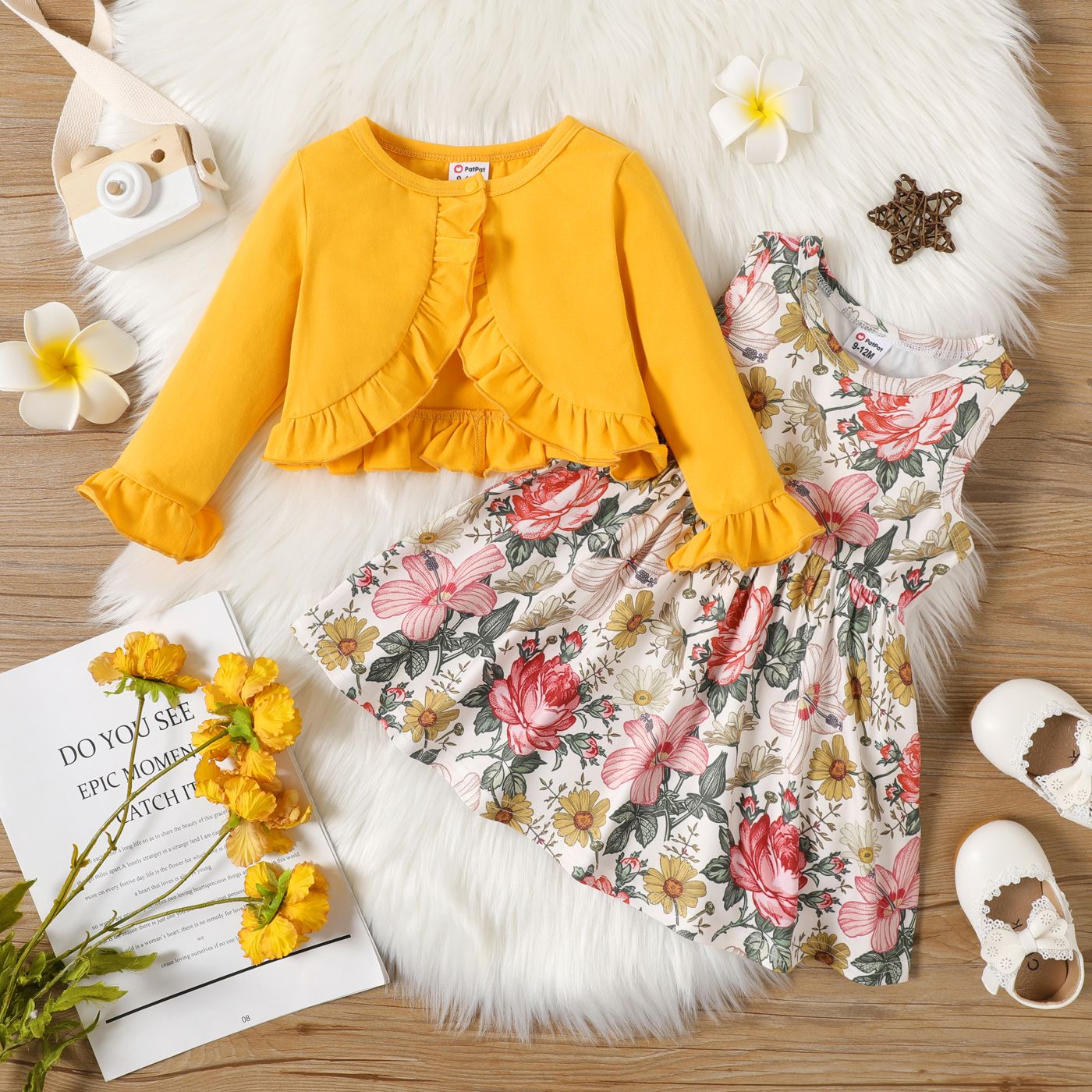 2pcs Baby Girl 95% Cotton Long-sleeve Ruffle Trim Cardigan and Allover Floral Print Tank Dress Set
2pcs Baby Girl 95% Cotton Long-sleeve Ruffle Trim Cardigan and Allover Floral Print Tank Dress Set