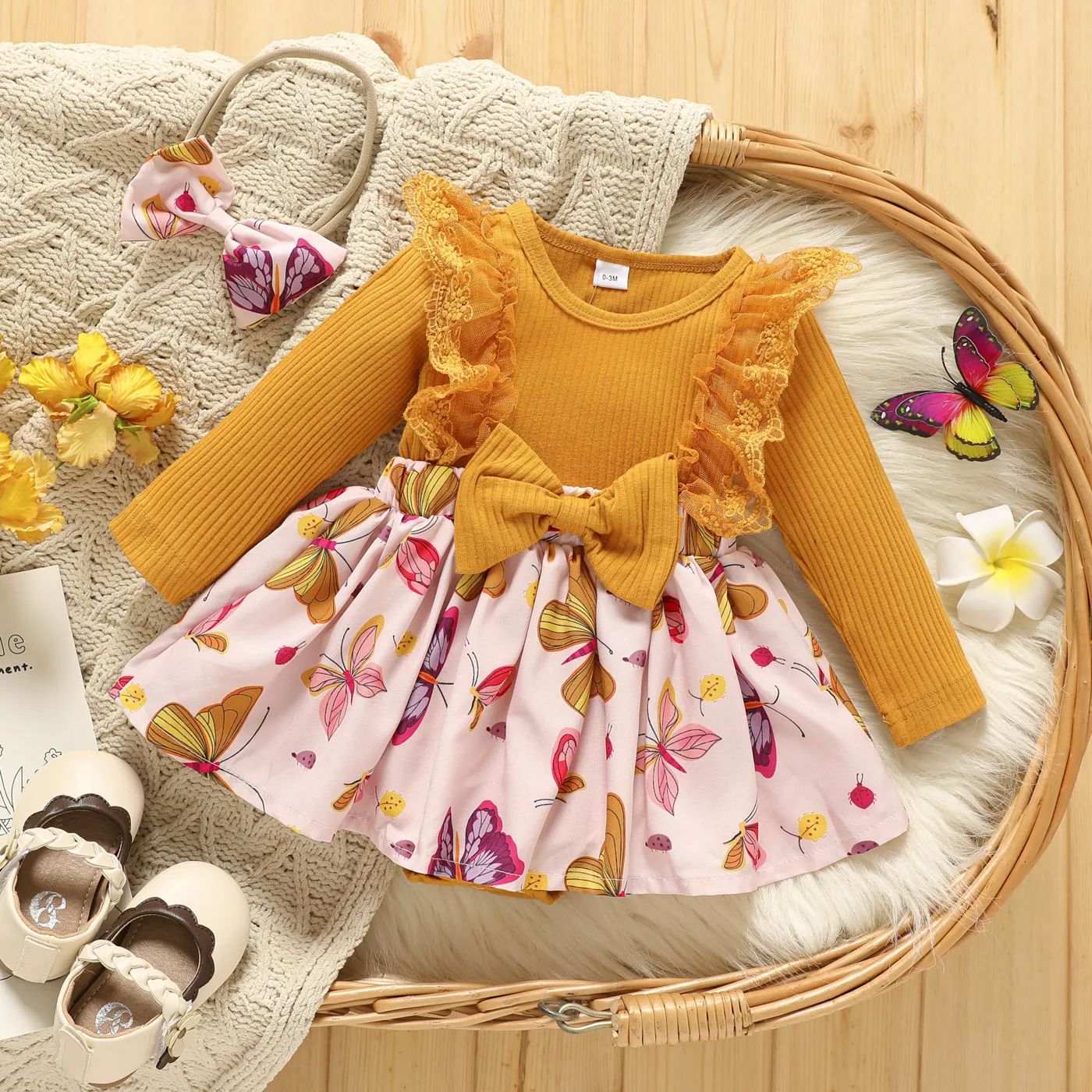 

2pcs Baby Girl Lace Ruffle Trim Bow Front Long-sleeve Rib Knit Spliced Butterfly Print Romper Dress with Headband Set