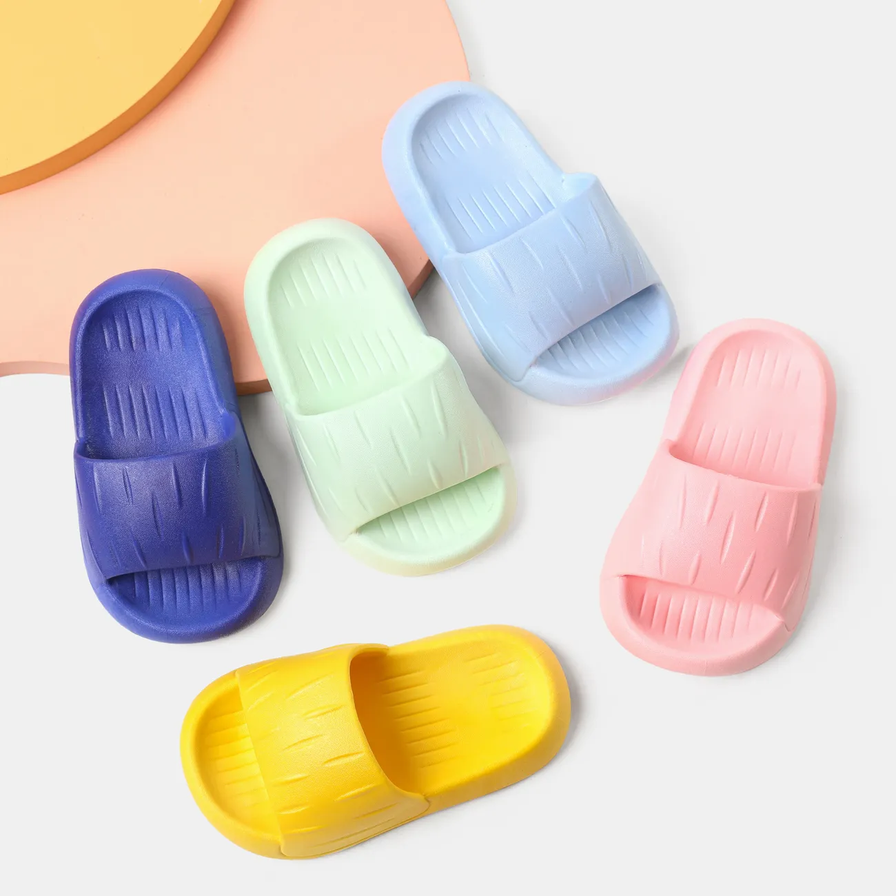 Kids Girl/Boy Solid PVC Water Shoes Slippers
Kids Girl/Boy Solid PVC Water Shoes Slippers