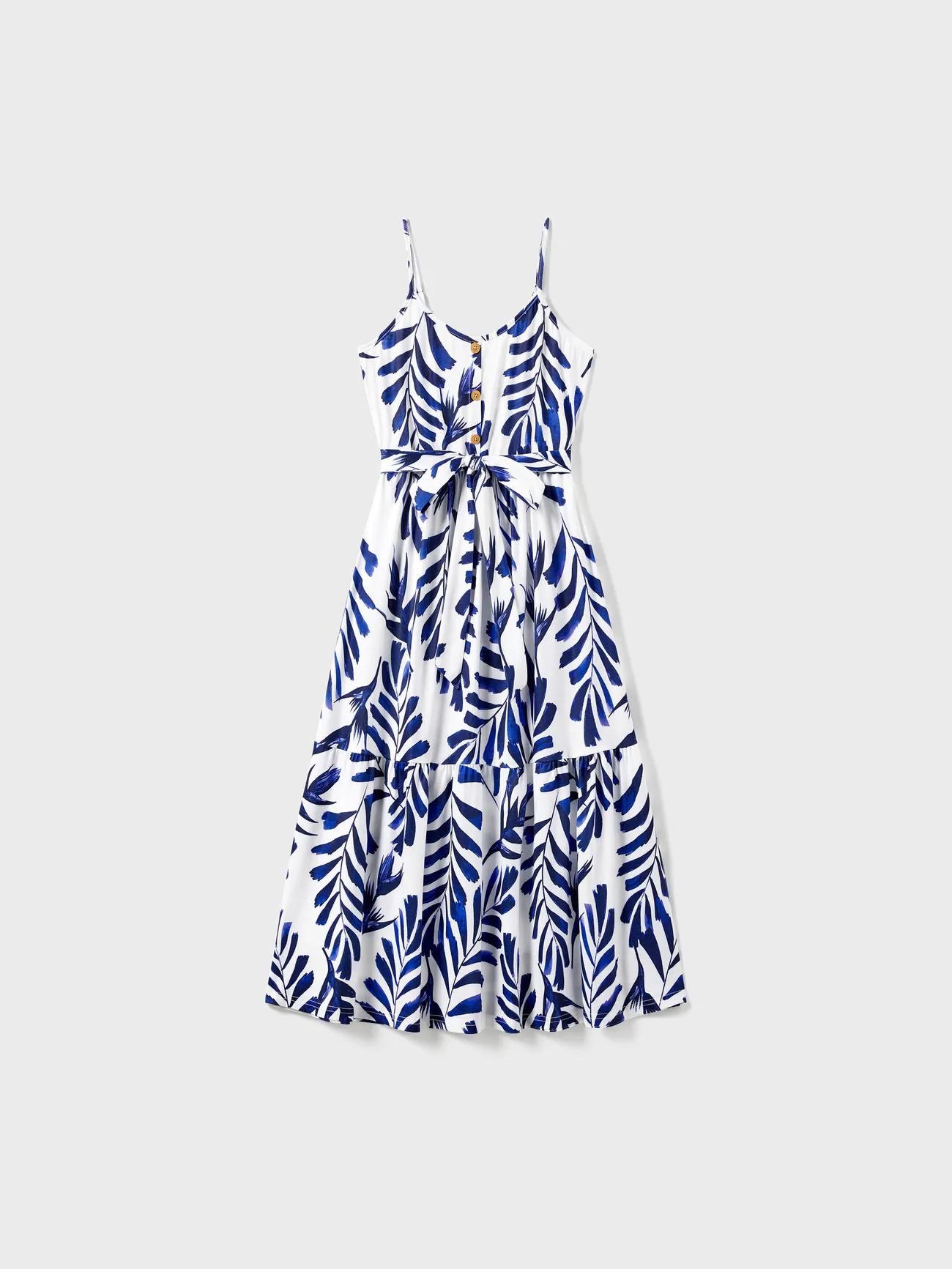 Family Matching Modern Blue and White Botanical Leaf Design Button Strap Dress and Color Block Tee Sets
Family Matching Modern Blue and White Botanical Leaf Design Button Strap Dress and Color Block Tee Sets