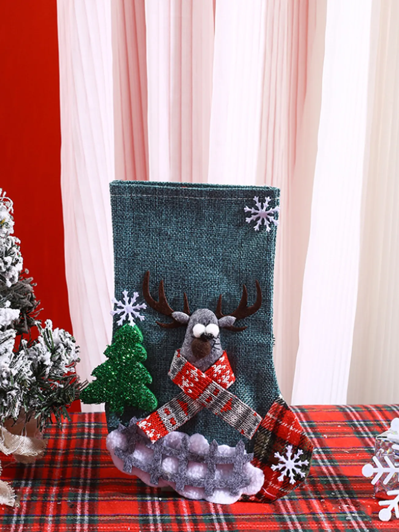 Checkered Christmas Stocking - Decorative Gift Bag for Children with Santa Claus Design, Ideal for Candy and Presents
Checkered Christmas Stocking - Decorative Gift Bag for Children with Santa Claus Design, Ideal for Candy and Presents