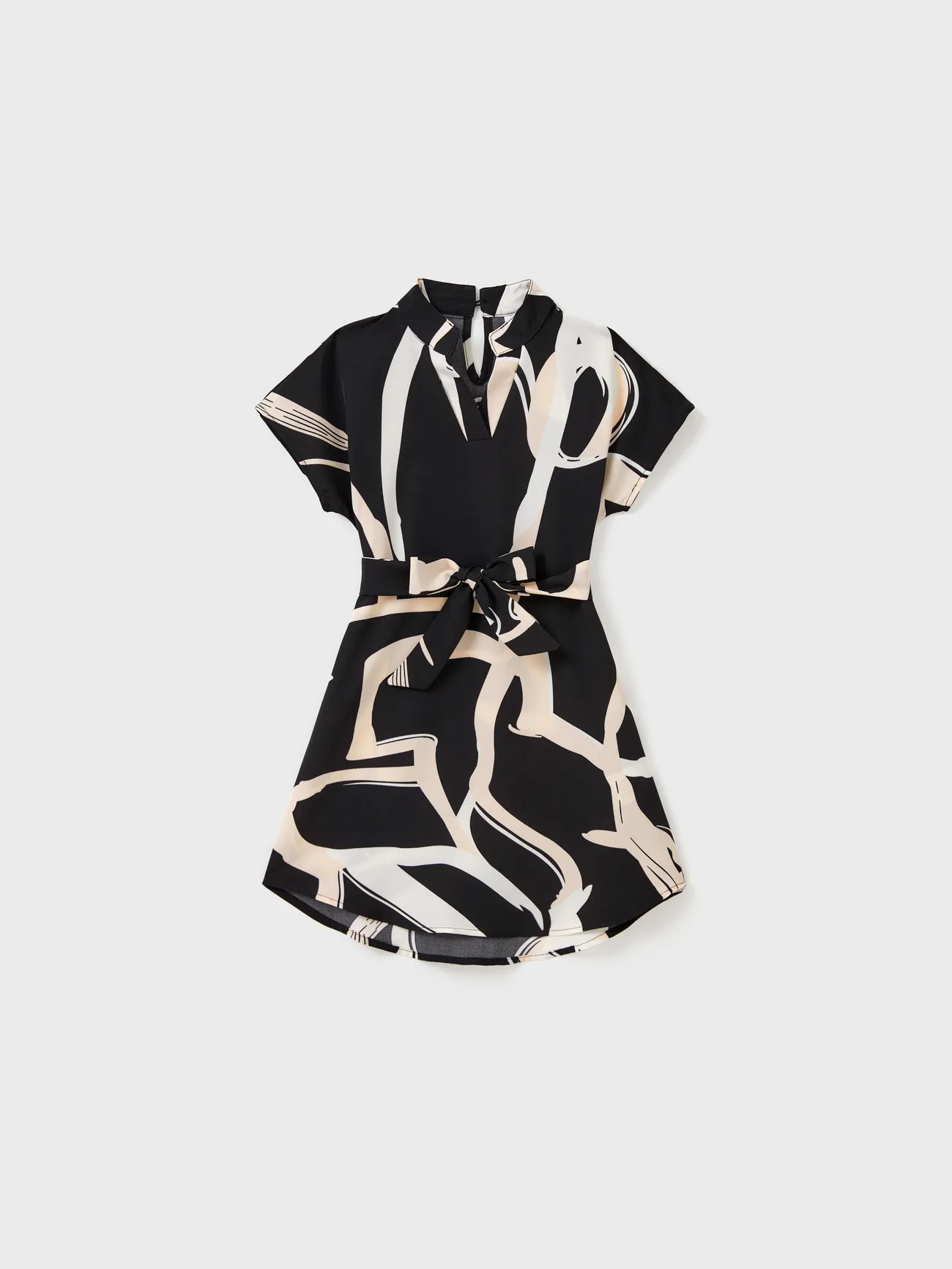 Family Matching Color Block Cotton Tee or Modern Abstract Print Short Sleeve Dress with Waist Belt
Family Matching Color Block Cotton Tee or Modern Abstract Print Short Sleeve Dress with Waist Belt