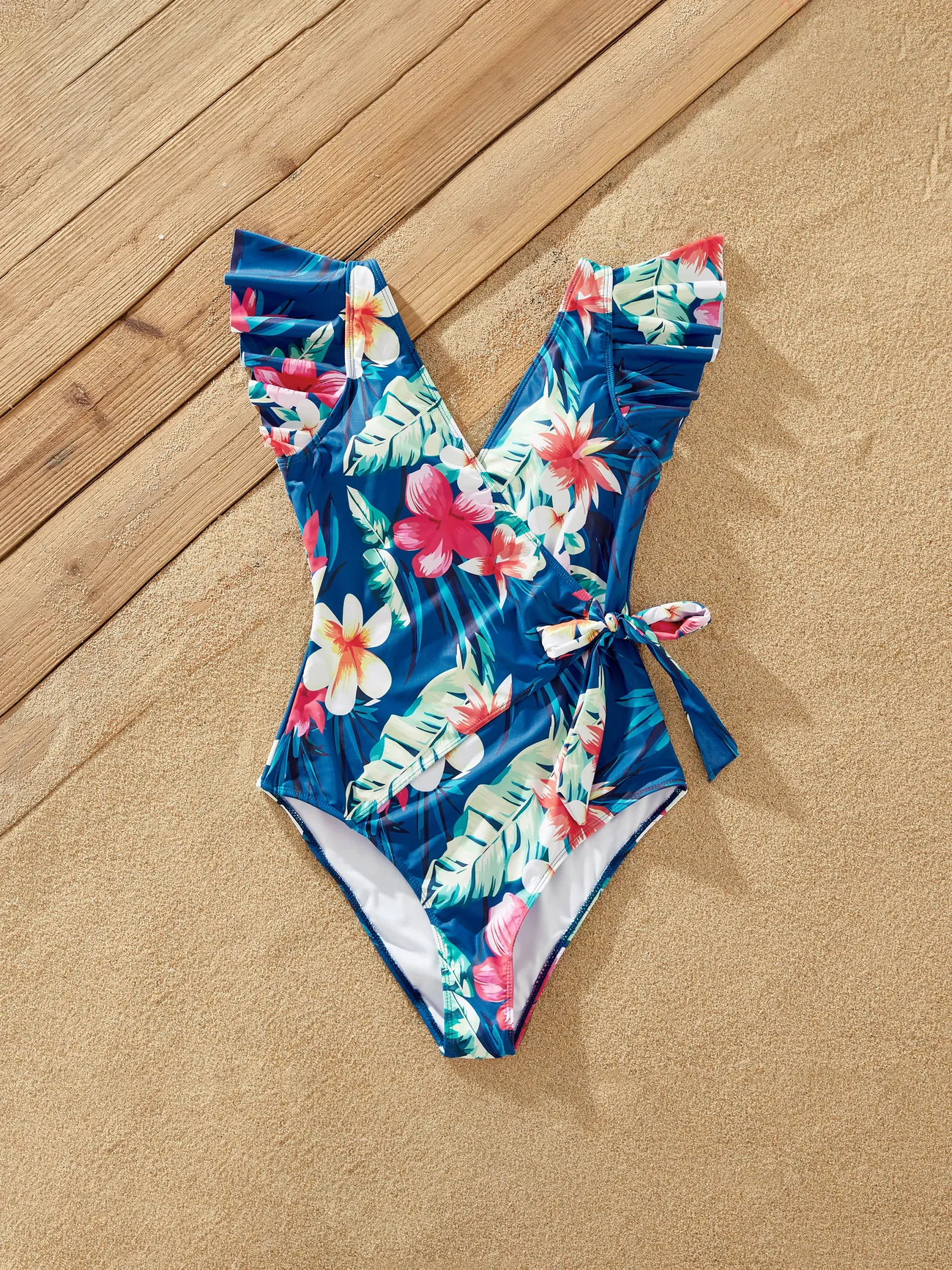 Family Matching Floral Drawstring Swim Trunks or Flutter Sleeves Knot Side One-piece Swimsuit
Family Matching Floral Drawstring Swim Trunks or Flutter Sleeves Knot Side One-piece Swimsuit