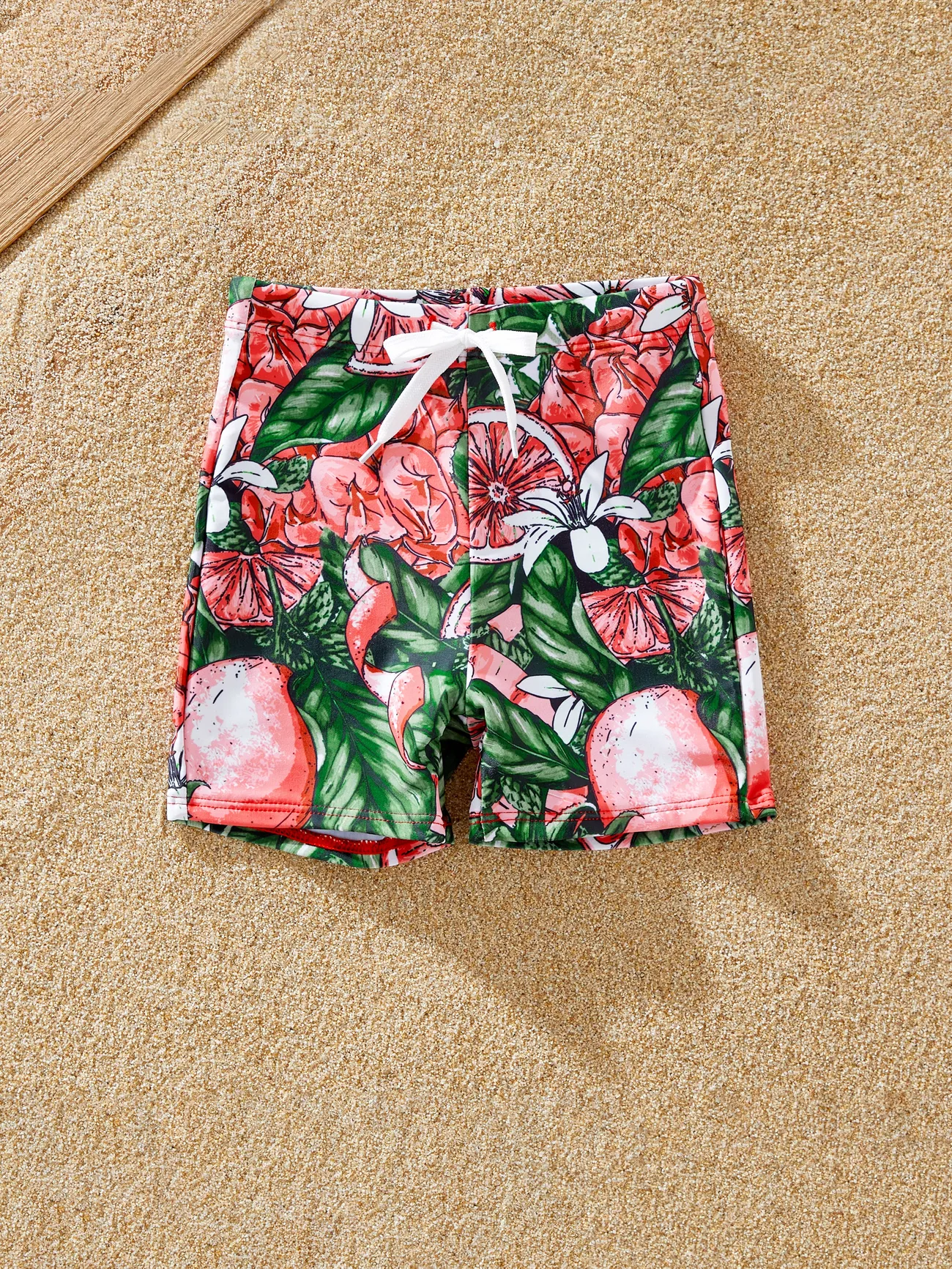 Family Matching Fruit Pattern Swim Trunks or Ruffle V-Neck Twist Knot Spliced Swimsuit
Family Matching Fruit Pattern Swim Trunks or Ruffle V-Neck Twist Knot Spliced Swimsuit
