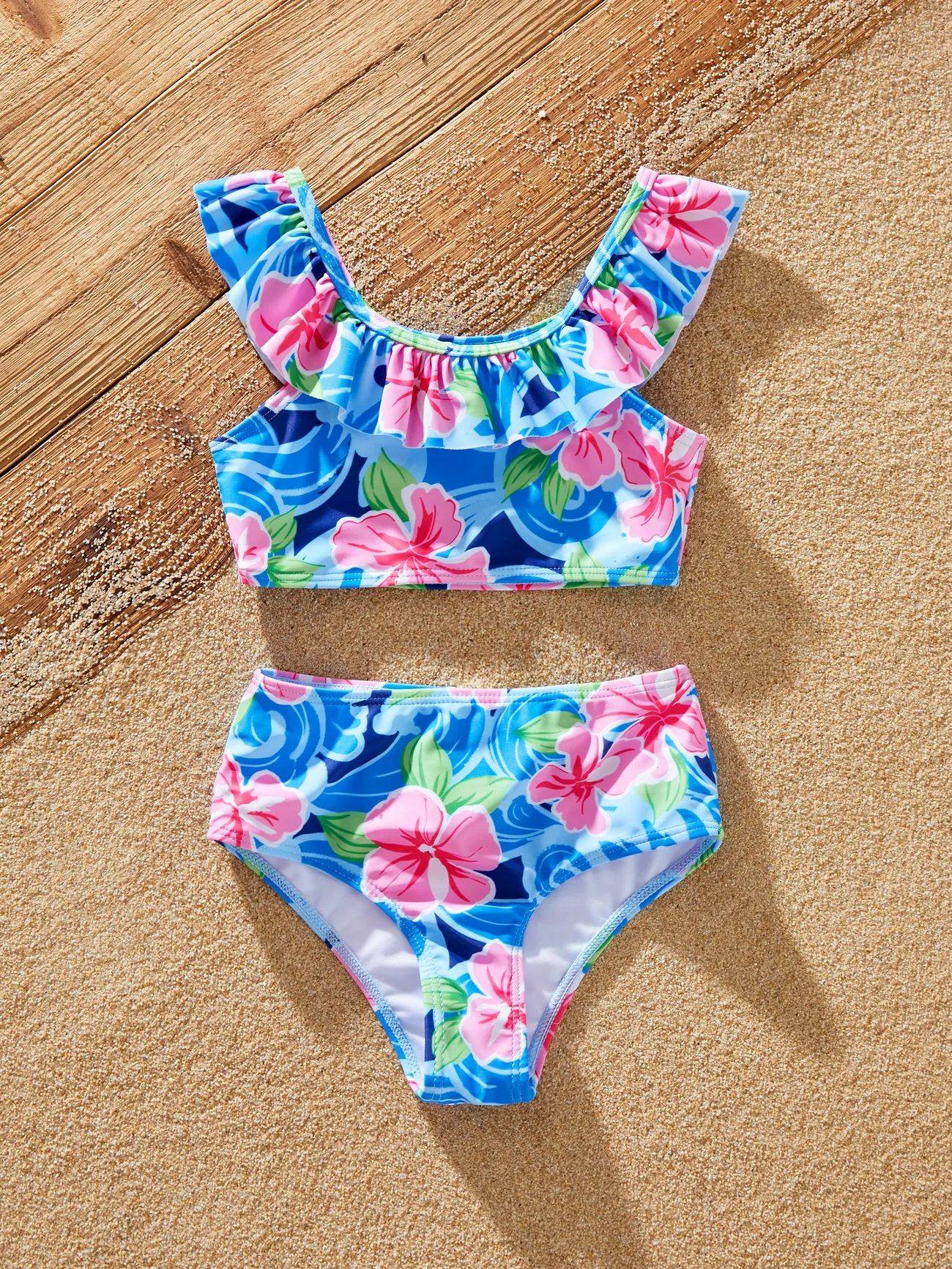 Floral Bandage Swimwear Set for Family - Unisex Matching Outfits
Floral Bandage Swimwear Set for Family - Unisex Matching Outfits