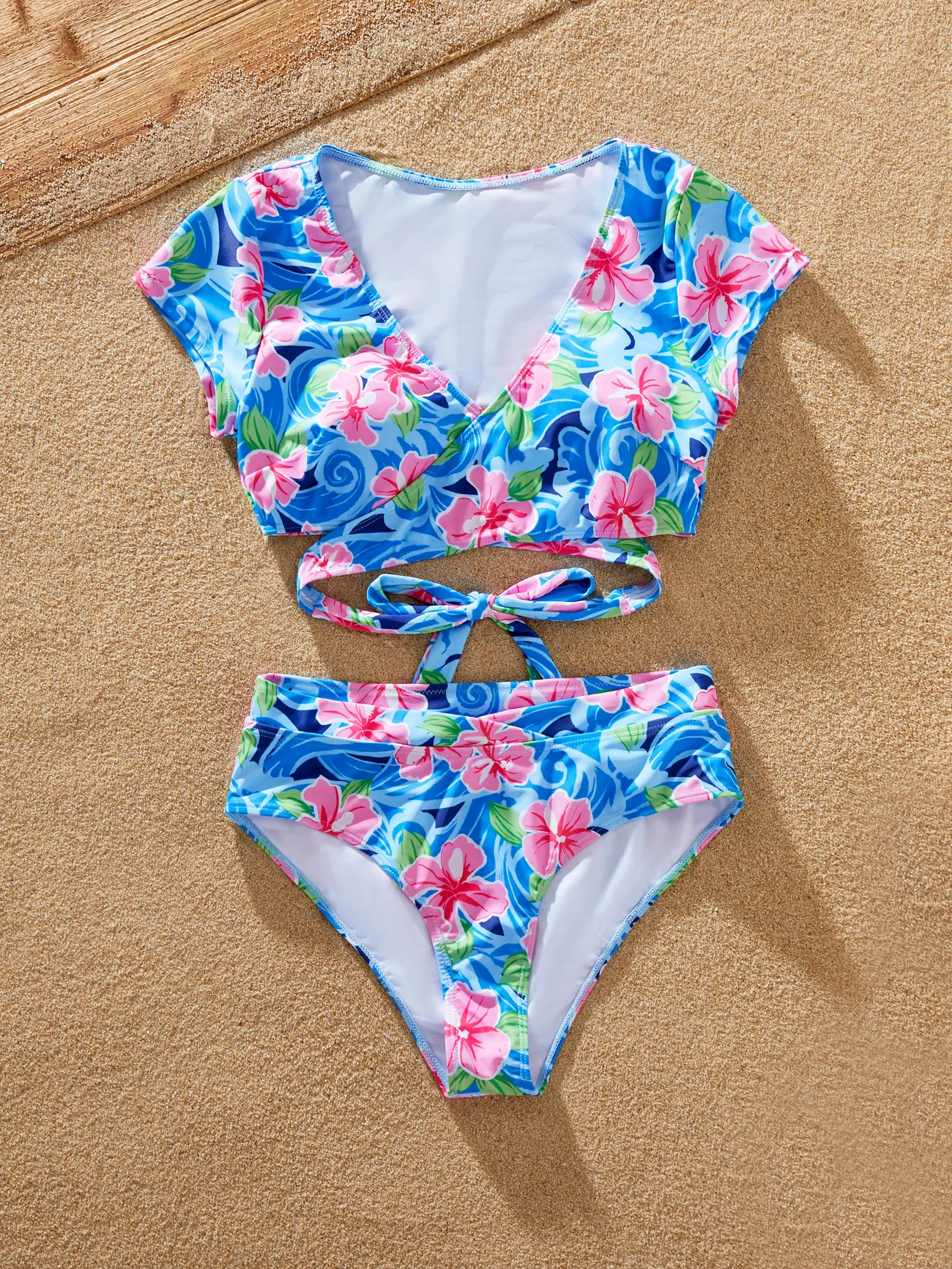 Floral Bandage Swimwear Set for Family - Unisex Matching Outfits 
Floral Bandage Swimwear Set for Family - Unisex Matching Outfits