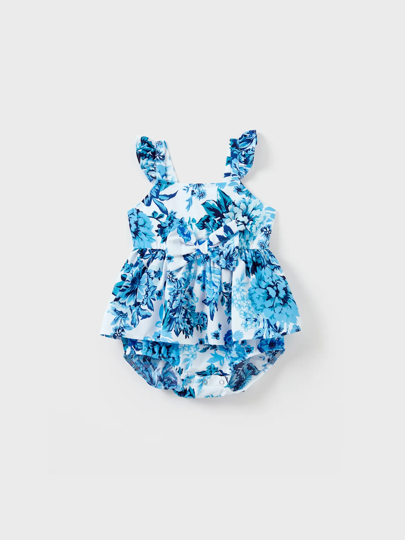 Family Matching Outfits White Camisole Top and Blue Floral Print Skirt Co-ord Set or Colorblock Short-sleeve T-shirt
Family Matching Outfits White Camisole Top and Blue Floral Print Skirt Co-ord Set or Colorblock Short-sleeve T-shirt