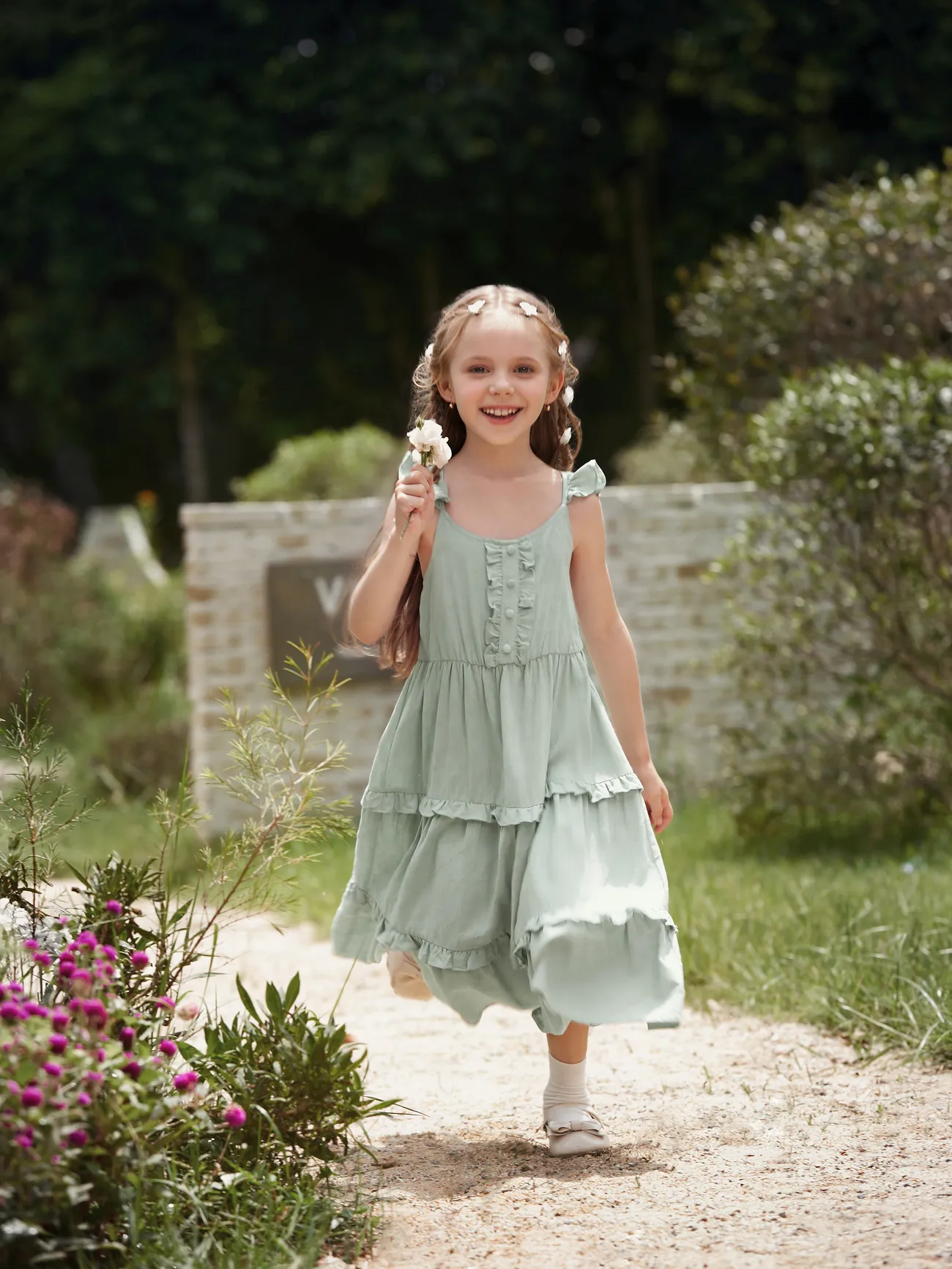 Mommy and Me Green Faux Button Smocked Waist Flutter Strap Tiered Ruffle Hem Dress
Mommy and Me Green Faux Button Smocked Waist Flutter Strap Tiered Ruffle Hem Dress