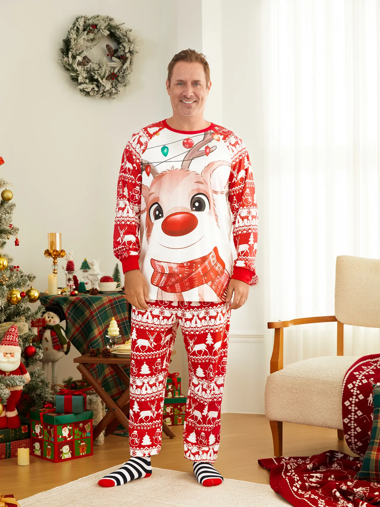 Christmas Deer & Lights Print Red Family Matching Raglan-sleeve Pajamas Sets
Christmas Deer & Lights Print Red Family Matching Raglan-sleeve Pajamas Sets