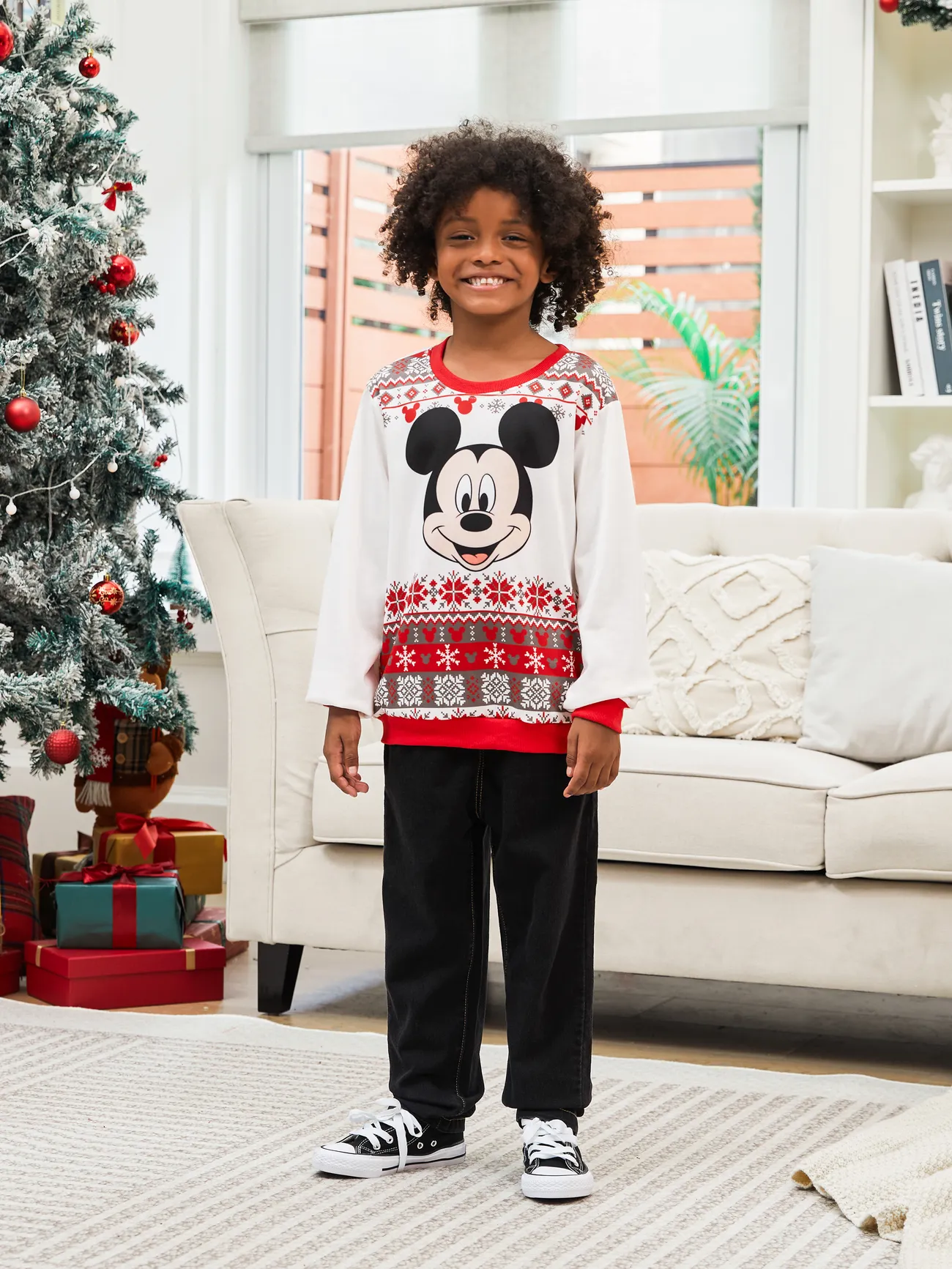 Disney Mickey and Friends Family matching Christmas Print Long-sleeve Sweatshirt
Disney Mickey and Friends Family matching Christmas Print Long-sleeve Sweatshirt