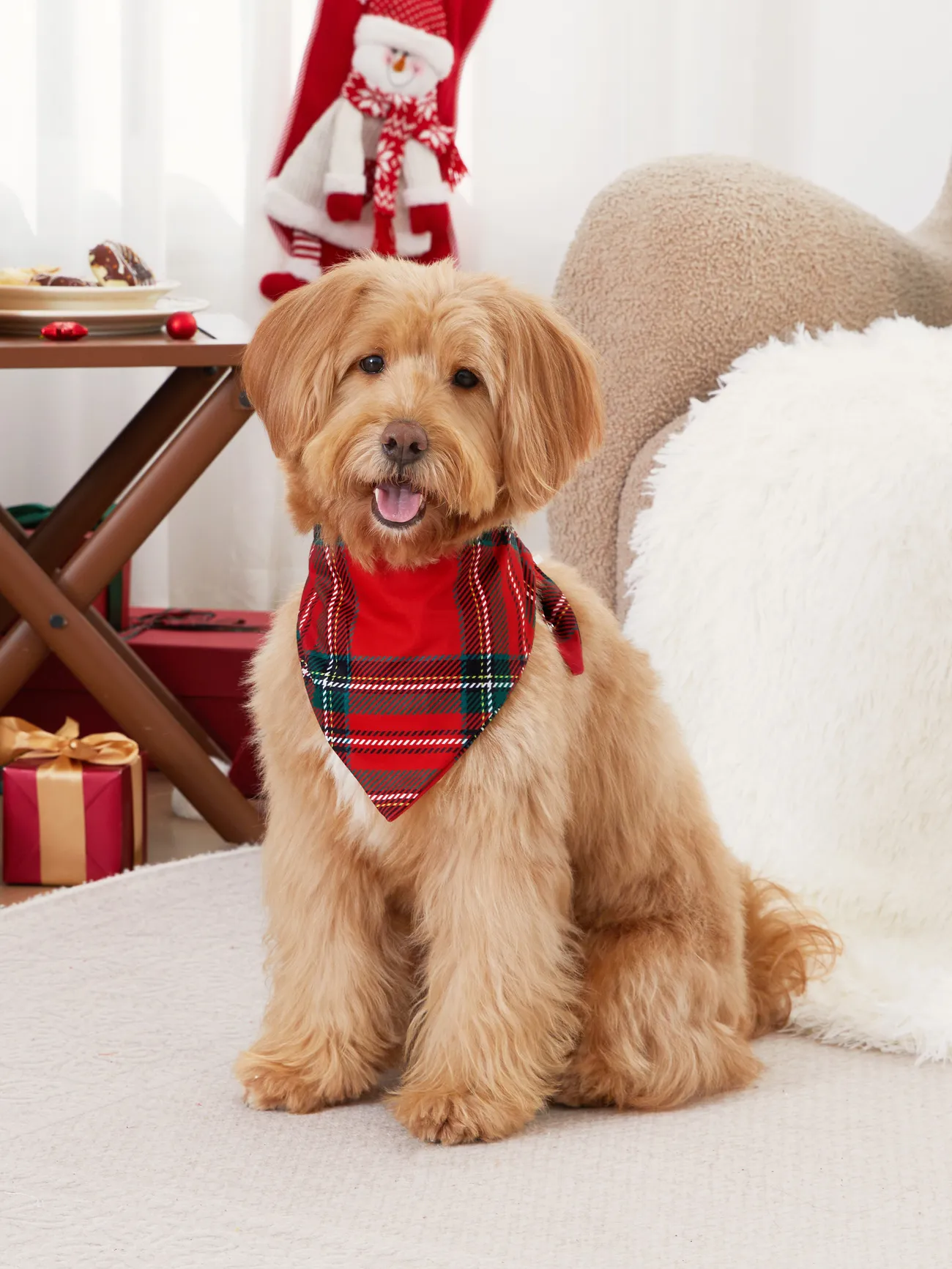 Christmas Family Short Sleeves Glow in the Dark Plaid Christmas Light Plaid Shorts Pajamas Sets with Drawstring and Pockets
Christmas Family Short Sleeves Glow in the Dark Plaid Christmas Light Plaid Shorts Pajamas Sets with Drawstring and Pockets