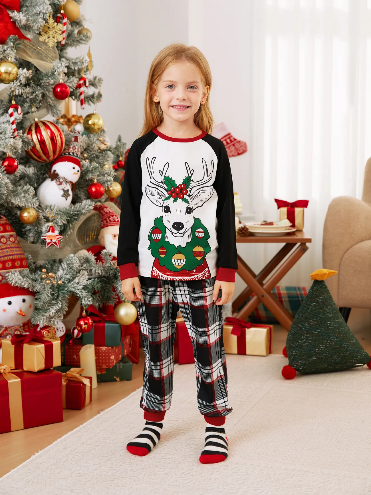 Christmas Family Matching Black Raglan Sleeves Red Cuffs Reindeer Graphic Plaid Pants Pajamas Sets with Drawstring and Pockets
Christmas Family Matching Black Raglan Sleeves Red Cuffs Reindeer Graphic Plaid Pants Pajamas Sets with Drawstring and Pockets