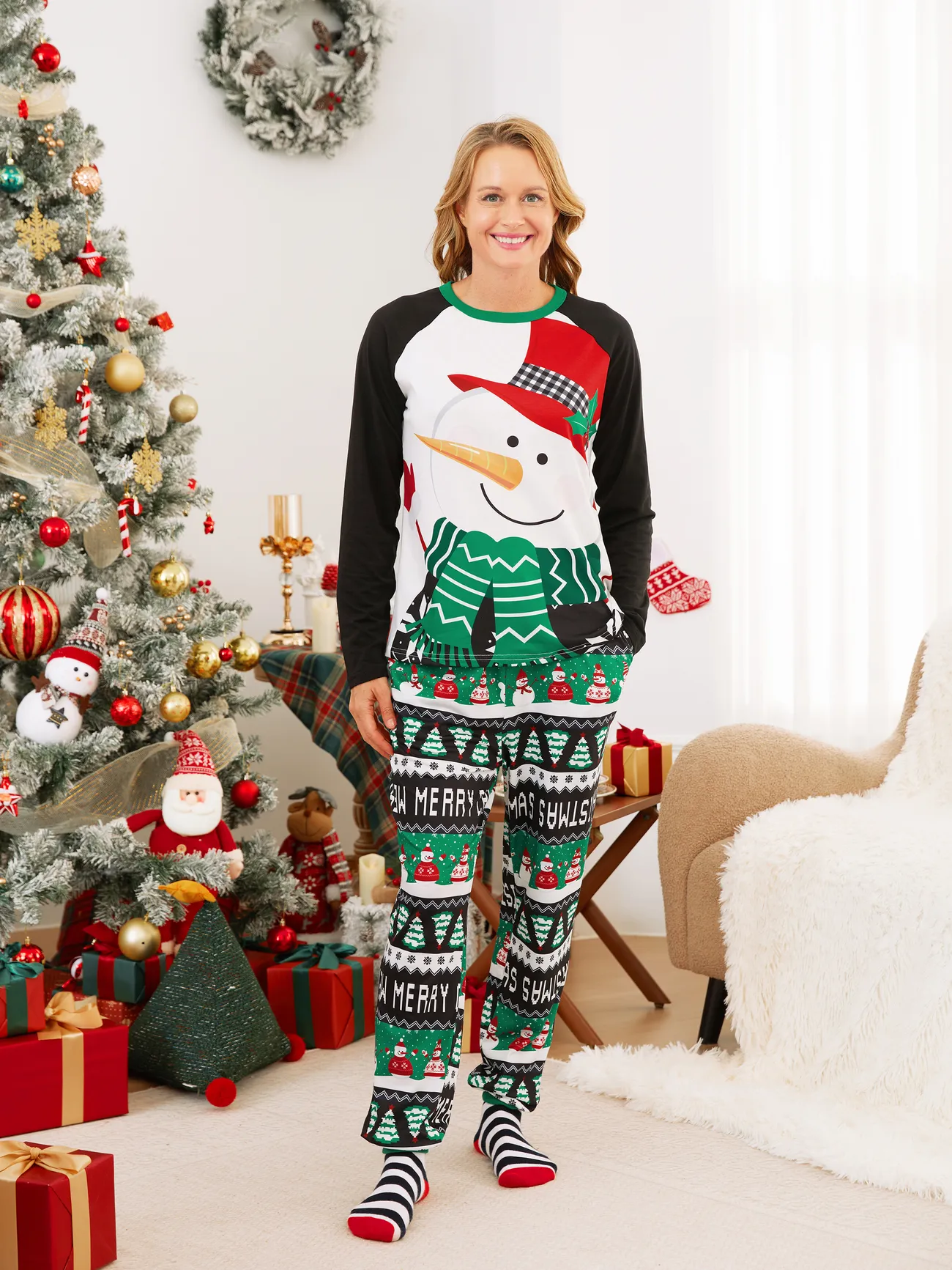 Christmas Family Matching Raglan Sleeves Snow Man Top Hat Top Allover Pattern Pants Pajamas Sets with Drawstring and Pockets
Christmas Family Matching Raglan Sleeves Snow Man Top Hat Top Allover Pattern Pants Pajamas Sets with Drawstring and Pockets