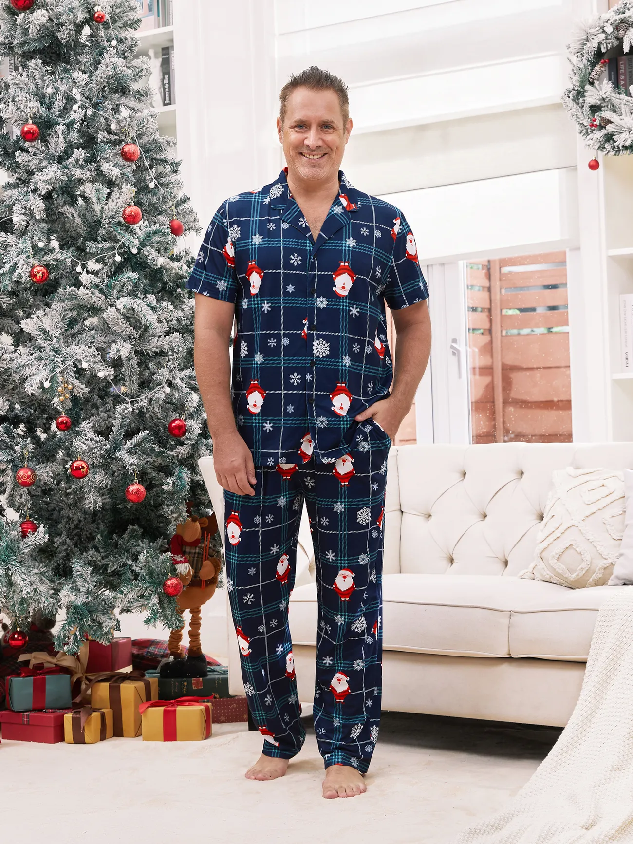 Christmas Pajamas Family Matching Santa Claus Pattern Collared Sets
Christmas Pajamas Family Matching Santa Claus Pattern Collared Sets