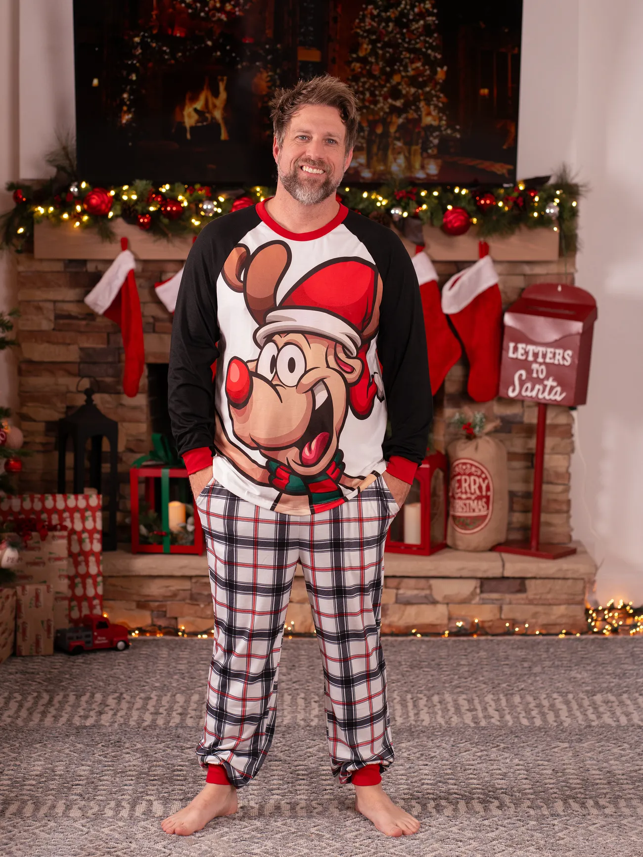 Matching Couple Outfits Christmas Pajamas Raglan Sleeves Quirky Reindeer Graphic Top Plaid Pants
Matching Couple Outfits Christmas Pajamas Raglan Sleeves Quirky Reindeer Graphic Top Plaid Pants