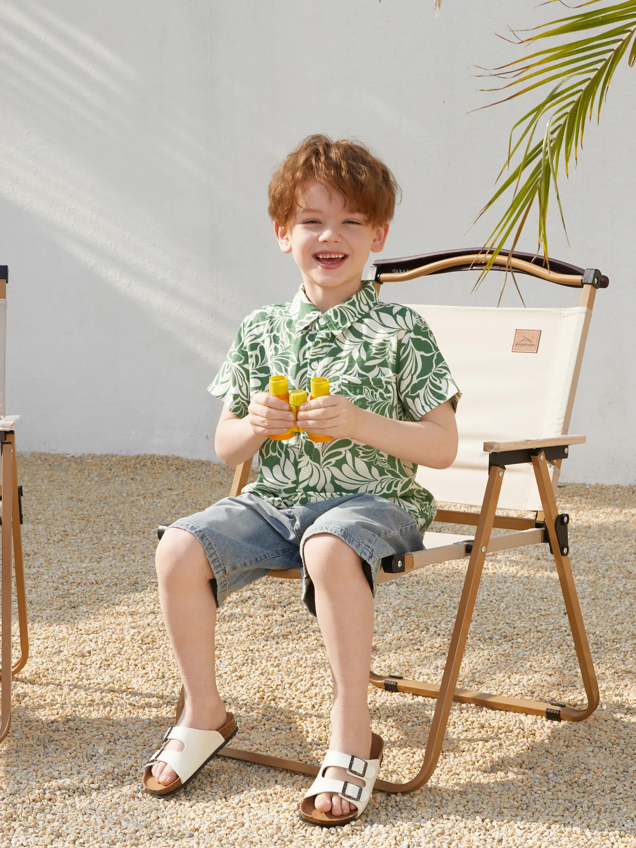 Family Matching Leaf Print Short-sleeve Shirt or Halter Dress Green Set 
Family Matching Leaf Print Short-sleeve Shirt or Halter Dress Green Set