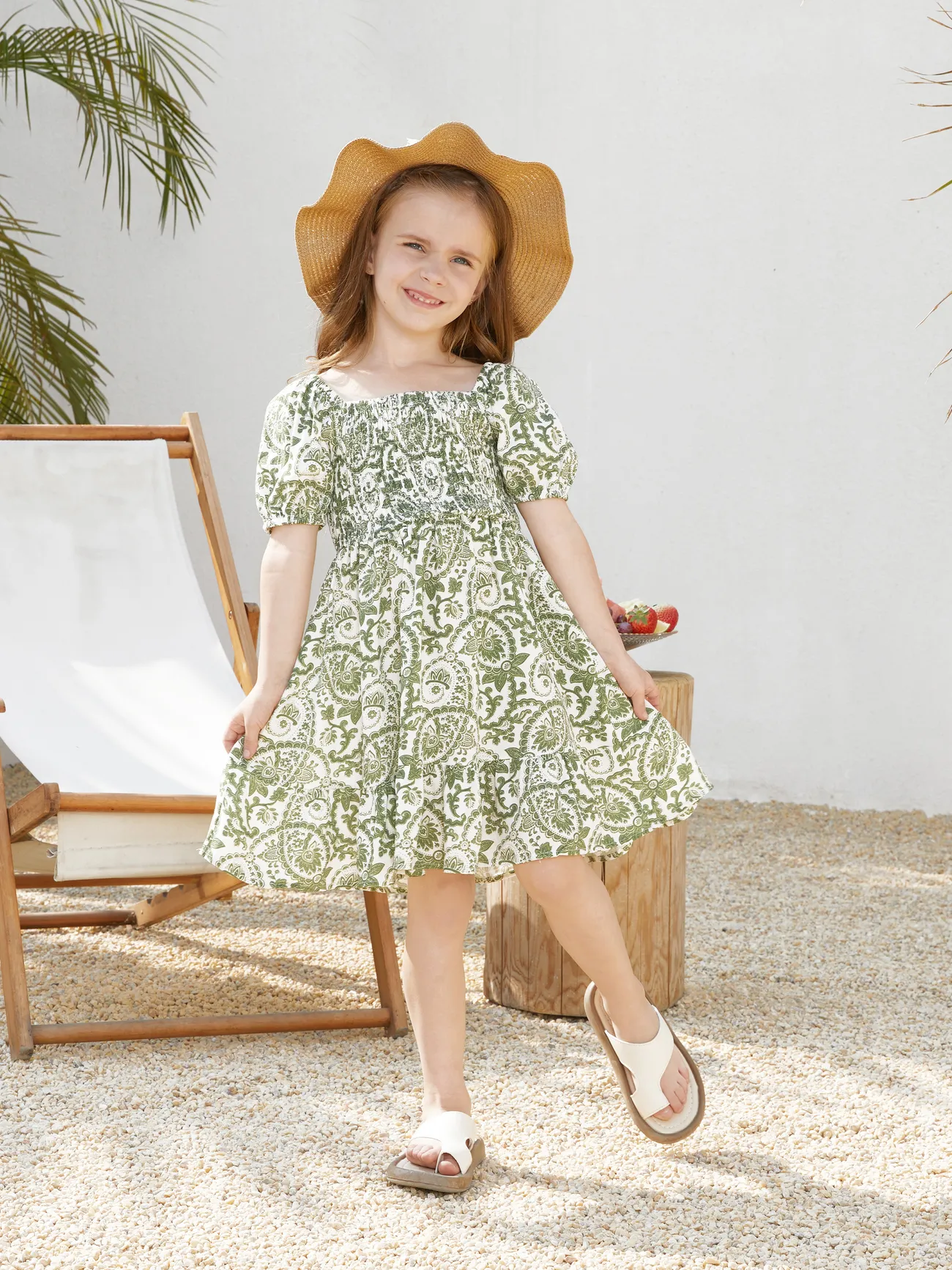 Family Matching Green Set Colorblock Short-sleeve Top or Floral Dress
Family Matching Green Set Colorblock Short-sleeve Top or Floral Dress