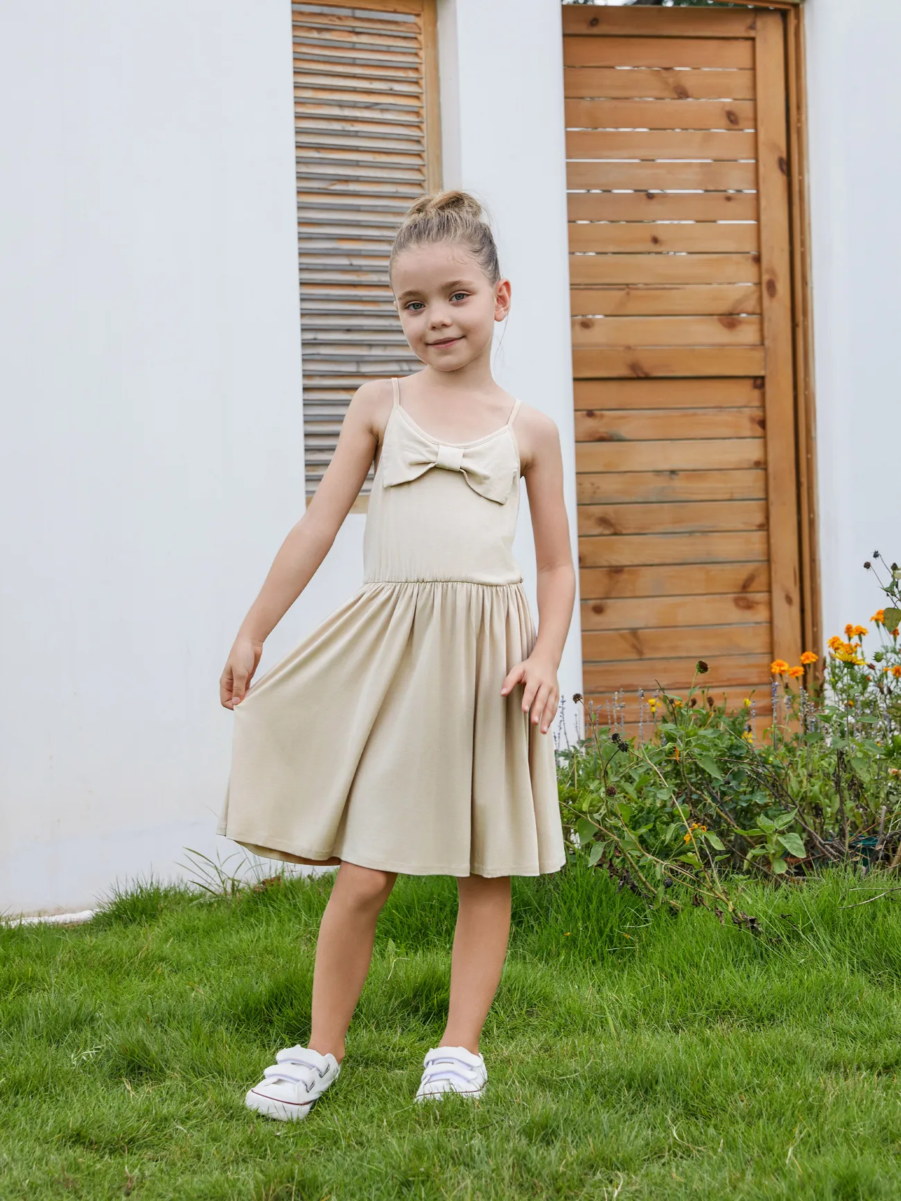 Family Matching Light Apricot Polo Shirt or Bow Design Flowy A-Line Strap Dress Sets
Family Matching Light Apricot Polo Shirt or Bow Design Flowy A-Line Strap Dress Sets