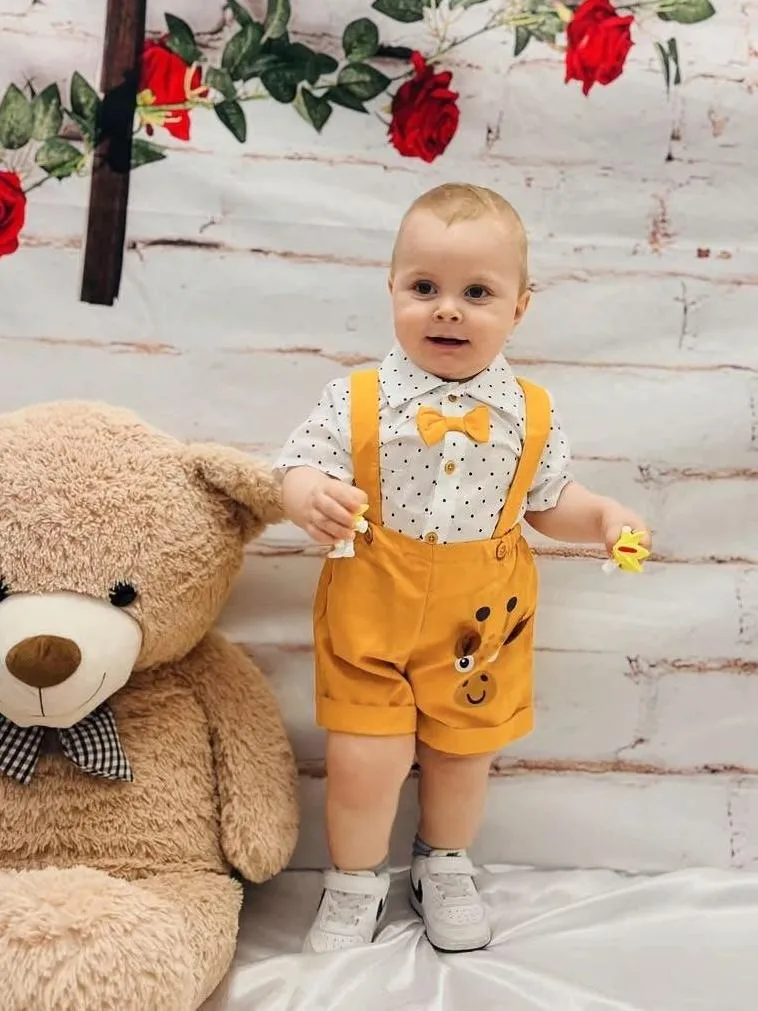 Baby Boy 2pcs Polka Dots Bowknot Shirt and Giraffe Print Overall Shorts Set
Baby Boy 2pcs Polka Dots Bowknot Shirt and Giraffe Print Overall Shorts Set