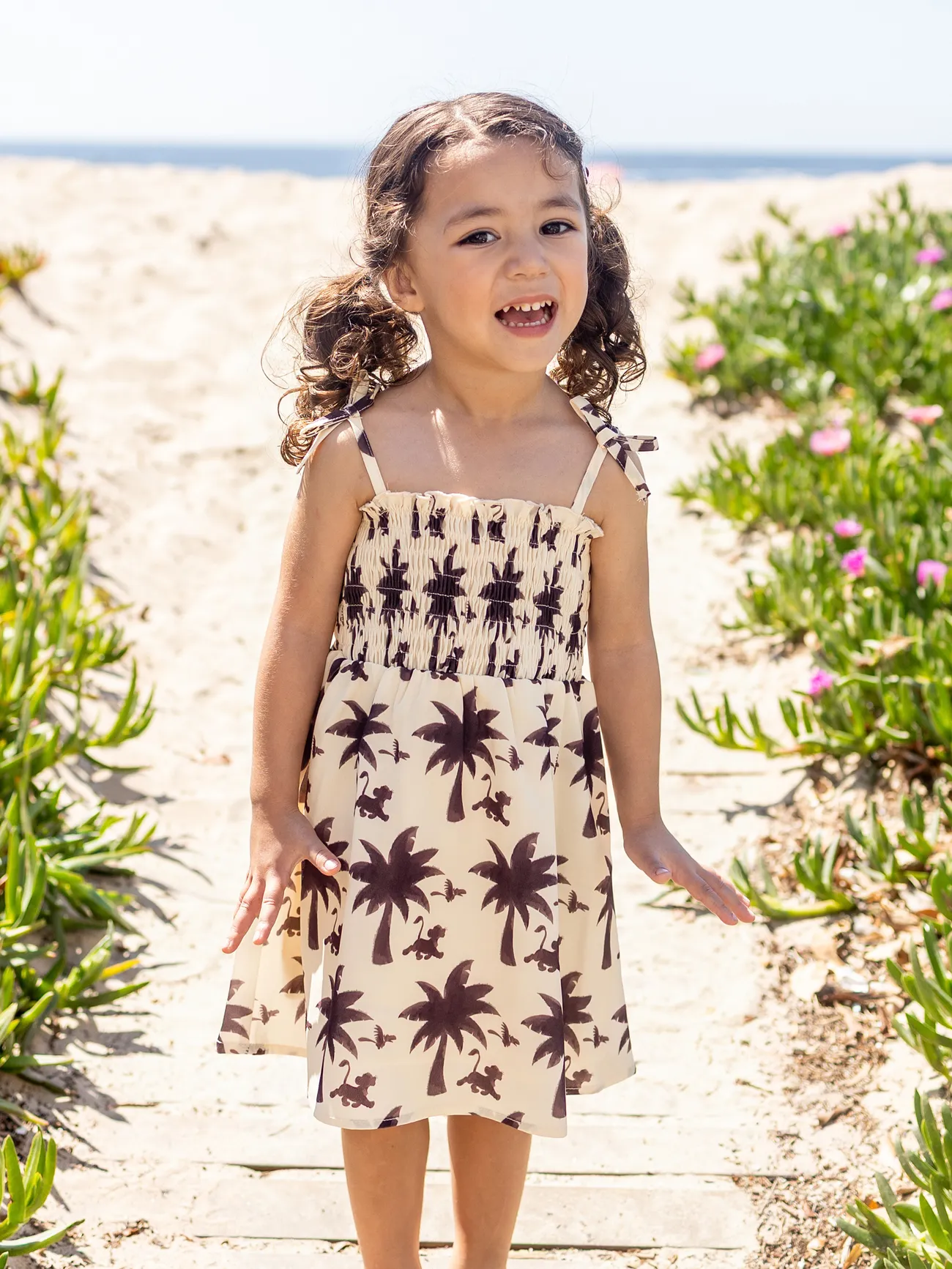 Disney Lion King Family matching Coconut Tree Print Smocking Cami Dress/ Cotton T-shirt And Shorts / Naia™ Jumpsuit
Disney Lion King Family matching Coconut Tree Print Smocking Cami Dress/ Cotton T-shirt And Shorts / Naia™ Jumpsuit