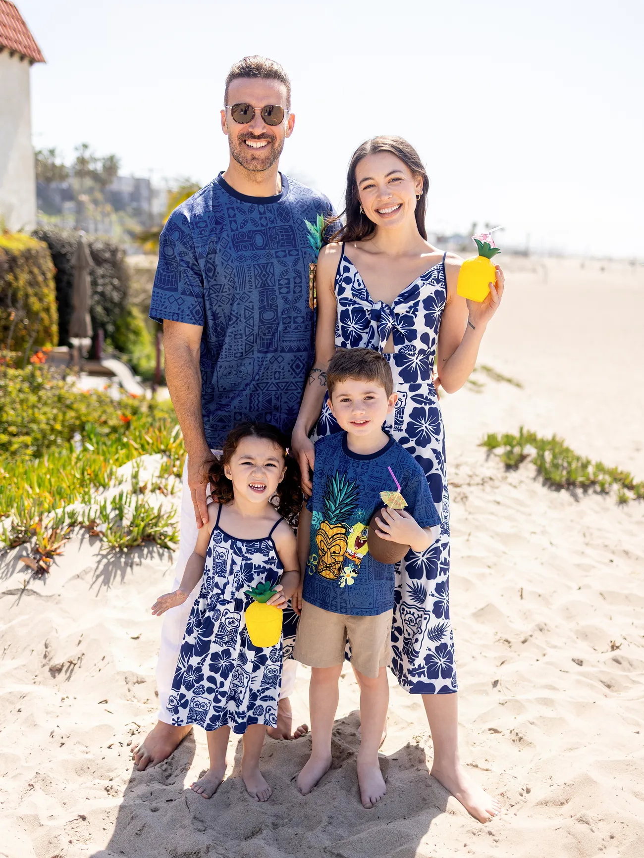 SpongeBob SquarePants Family matching Character Floral Pineapple Print Camisole Dress/Top
SpongeBob SquarePants Family matching Character Floral Pineapple Print Camisole Dress/Top