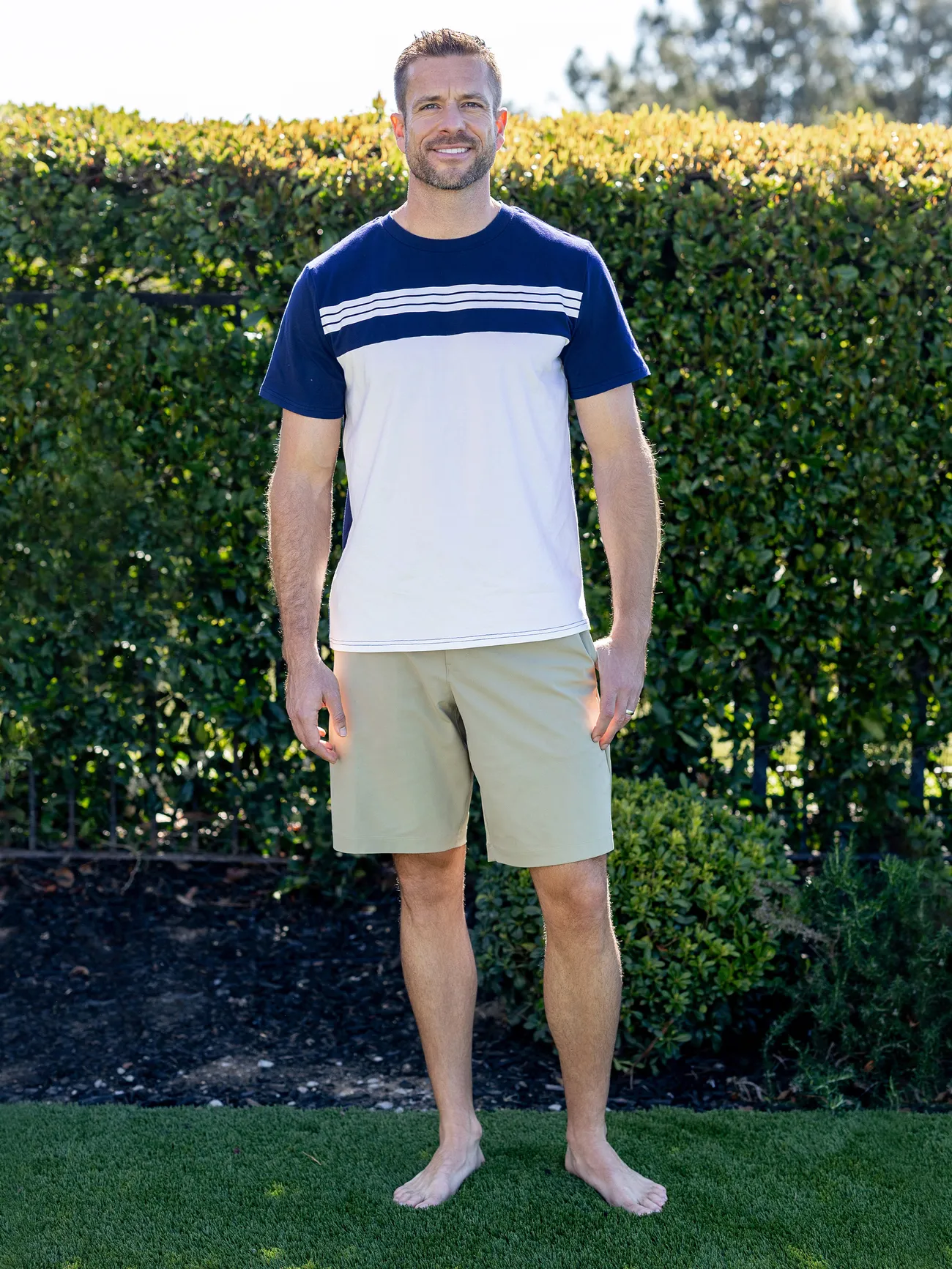 Family Matching Blue Colorblock Tee or Leaf Print Smocking Puff-sleeve Dress Set
Family Matching Blue Colorblock Tee or Leaf Print Smocking Puff-sleeve Dress Set