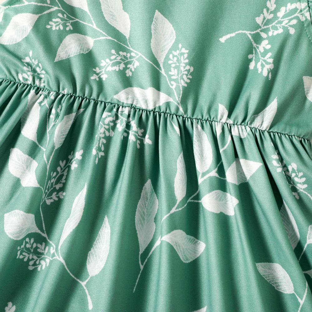 Baby Girl Allover Leaf Print Flutter-sleeve Naia™ Dress Light Green big image 4