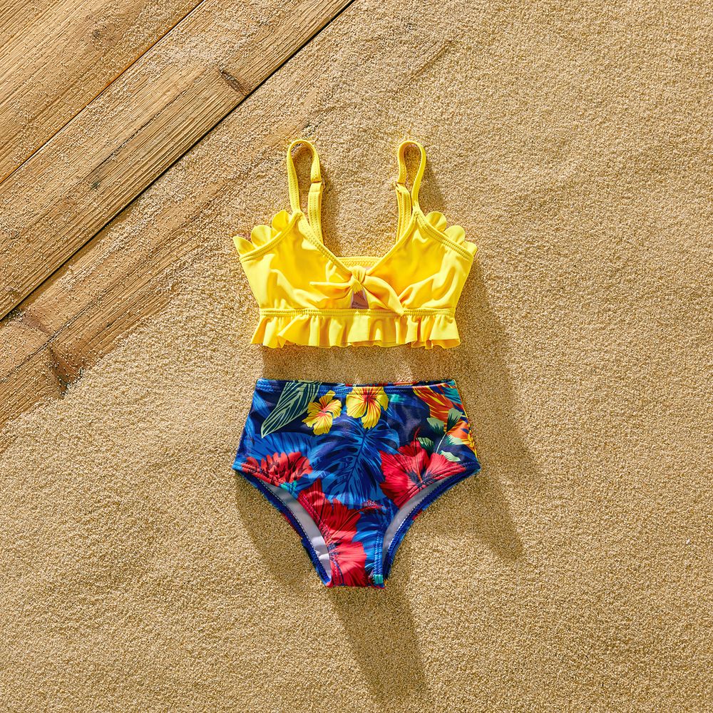 Family Matching Solid Scallop Trim Strappy Two-piece Swimsuit and Allover Floral Print Swim Trunks Shorts ColorBlock big image 6