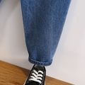 بنطلون جينز ممزق ممزق من القطن للأطفال ازرق image 3
