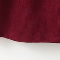طفلة 2 قطعة سروال قصير مطرز الأزهار طويلة الأكمام فستان بورجوندي مع مجموعة عقال عنابي اللون image 5