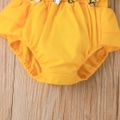 2pcs Baby Girl Floral Print Ruffle Trim Bowknot Splicing Sleeveless Romper with Headband Set Yellow