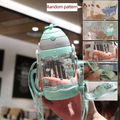 Copo de água com canudo de 450ml garrafa de água com escala de desenho animado portátil canudo copo de canudo com cordão (gráfico aleatório) Verde Claro image 1