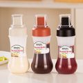 5-hole Sauce Squeeze Bottle Porous Plastic Condiment Container Squeeze Bottles for Ketchup Jam Salad Dressings BBQ Sauce Beige