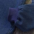 بنطلون جينز مرن بتصميم جيب رضيع الضوء الأزرق image 5