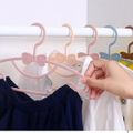 Confezione da 10 grucce per bambini in plastica per bambini grucce antiscivolo per lavanderia e armadio Bianco image 2