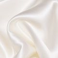 غطاء وسادة من الساتان مصنوع من الساتان والحرير الصناعي مع إغلاق مغلف اللون البيج image 4