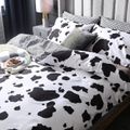 3-teiliges Bettbezug-Set mit Kuh-Print, 1 Bettbezug und 2 Kissenbezüge, Cartoon-Bettwäsche-Set schwarz/weiß image 2