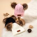 Chapéu de tricô de cor sólida com decoração de pompon duplo infantil/criança Rosa image 1