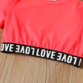 Conjunto de 2 peças de camiseta cropped com estampa de letras e shorts elásticos Rosa