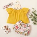 2pcs Baby Girl 100% Cotton Loose-fit Cap-sleeve Top and Allover Floral Print Shorts Set Color block