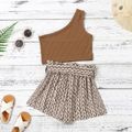 2pcs Toddler Girl One Shoulder Ribbed Camisole and Allover Print Belted Shorts Set Coffee