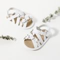 طفل / طفل صغير ديكور الأزهار الصنادل البيضاء prewalker الأحذية أبيض image 1
