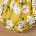 2pcs Baby Girl Allover Daisy Floral Print Off Shoulder Pom Poms Flutter-sleeve Romper with Headband Set Yellow