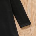فتاة صغيرة تحمل حقيبة طباعة فستان أسود طويل الأكمام أسود image 5